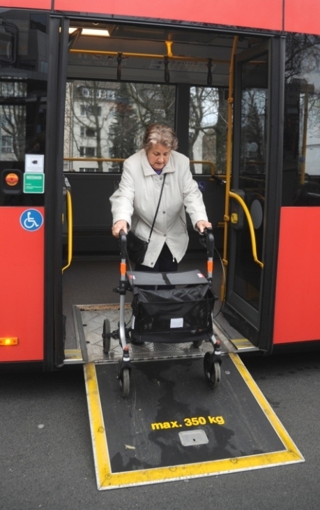 Mit dem Rollator in Bus und Bahn